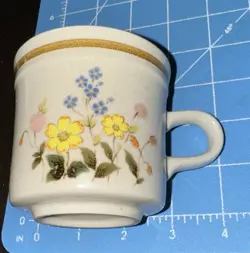 VINTAGE STONE VILLAGE PLAYFUL KB102 JAPAN MUG