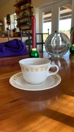 CORNING CUPS BUTTERFLY