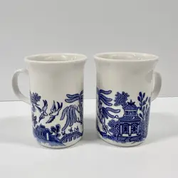 CHURCHILL BLUE WILLOW MUGS SET OF 2 VTG MADE IN ENGLAND BLUE WHITE TRANSFERWARE