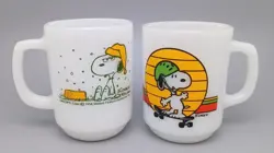 VINTAGE 1958 FIRE KING ANCHOR HOCKING SNOOPY SKATE BOARDING MILK GLASS MUGS RARE