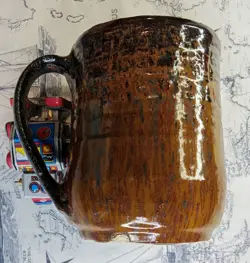 VINTAGE CLAYWORKS BROWN/BLACK GLAZED HAND THROWN POTTERY COFFEE MUG