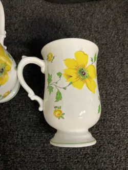 MUG YELLOW