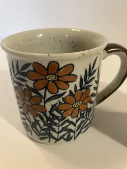 VINTAGE POTTERY HAND