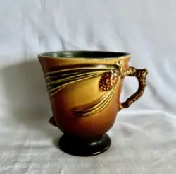 ROSEVILLE POTTERY VINTAGE PINE CONE PINECONE BROWN MUG 960-4 MINT EUC