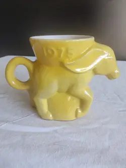 POTTERY VINTAGE MUGS