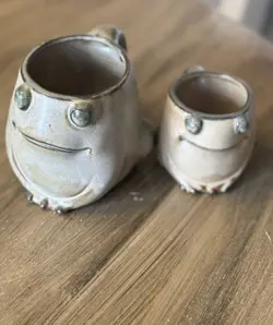 VINTAGE MUGS FIGURAL