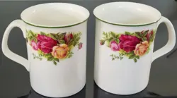 2 VTG ROYAL ALBERT OLD COUNTRY ROSE BONE CHINA COFFEE MUGS MADE ENGLAND GREEN RM