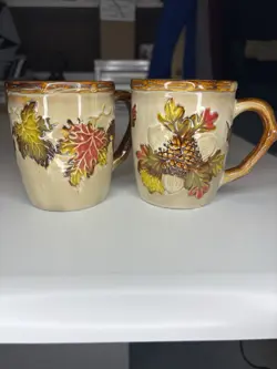 ACORN MOTIF MUGS