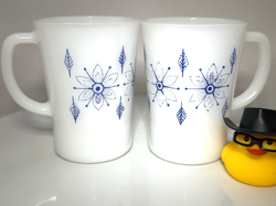 VINTAGE 1960S AGEE/ CROWN PYREX BLUE & WHITE STARLIGHT COFFEE MUGS 9 FL OZ  HTF!