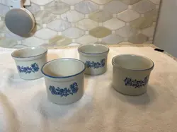 PFALTZGRAFF YORKTOWNE    LOT OF 4 RAMEKINS    VINTAGE STONEWARE   CUSTARD CUPS
