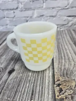 VTG 1960'S FIRE KING ANCHOR HOCKING MUG CUP YELLOW CHECKER BOARD