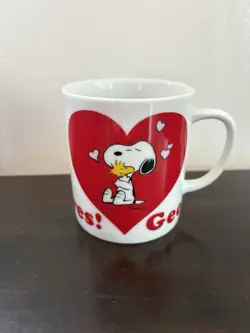 SNOOPY COFFEE MUG GEE SOMEBODY CARES HEART PEANUTS 1958 1965 VINTAGE