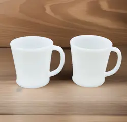 HOCKING POSSIBLY WHITE