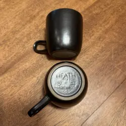 2 VINTAGE HEATH CERAMICS COUPE 305 LOW LOOP HANDLE MUGS CUPS HARD TO FIND BLACK