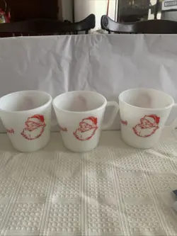 VINTAGE CORNING PYREX MILK GLASS SANTA MERRY CHRISTMAS MUG NICE