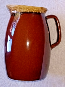 HULL POTTERY BROWN DRIP GLAZE PITCHER 32 OZ MILK WATER OVEN PROOF USA VINTAGE