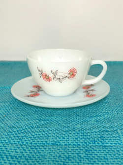 VINTAGE ANCHOR HOCKING FIRE KING MILK GLASS FLEURETTE TEA CUP SET FLORAL PINK