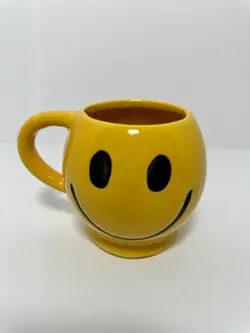SMILEY HAPPY