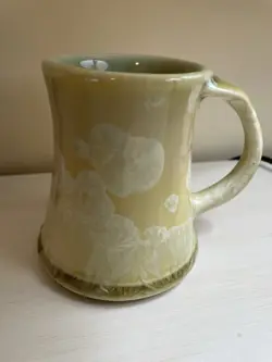 YELLOW CRYSTALLINE GLAZE
