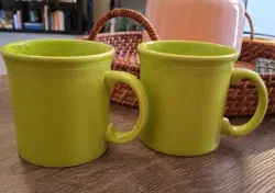 CHARTREUSE HANDLE CUPS