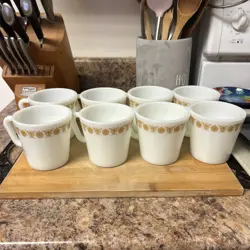 VINTAGE CORELLE BY CORNING PYREX SET OF 8 BUTTERFLY GOLD CUPS D HANDLE