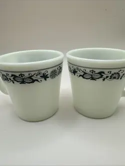 4 VINTAGE PYREX CORNING OLD TOWN BLUE  COFFEE TEA CUPS