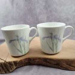 VINTAGE CORNING WARE CORELLE SHADOW IRIS FLORAL COFFEE TEA CUP MUG SET OF 2
