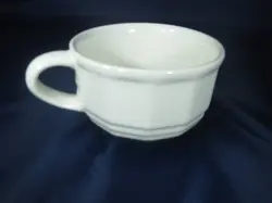 LOT OF 2 PFALTZGRAFF HERITAGE WHITE FLAT COFFEE MUGS TEA/ SM SOUP CUPS VINTAGE