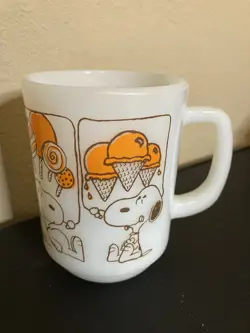 VINTAGE 1958 SNOOPYSWEET DREAMS MUG CUP - FIRE KING ANCHOR HOCKING MILK GLASS
