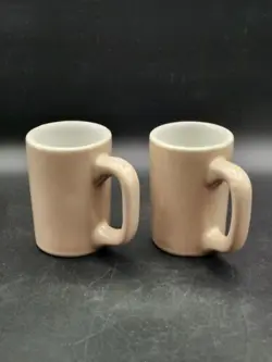 STURDY HANDLES TAN