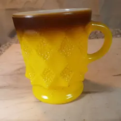 VINTAGE ANCHOR HOCKING FIRE KING YELLOW COFFEE CUP MUG KIMBERLY DIAMOND PATTERN
