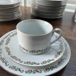 HOLLY DISH SET