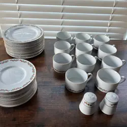 HOLIDAY CERAMIC