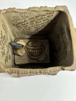 POTTERY PEEPING TROLL