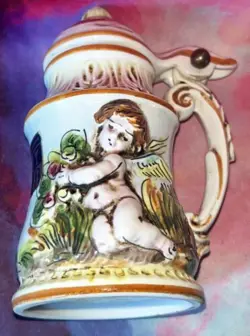 LIDDED STEIN