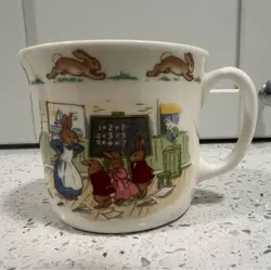 VINTAGE 1984 ROYAL DOULTON BUNNYKINS CLASSROOM TEACHER CHILDREN'S MUG