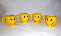 DAY MUGS