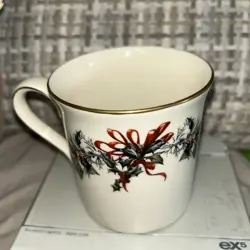 VTG LENOX WINTER GREETINGS  HOLIDAY HOLLY & RIBBONS COFFEE CUP MUG MADE IN USA