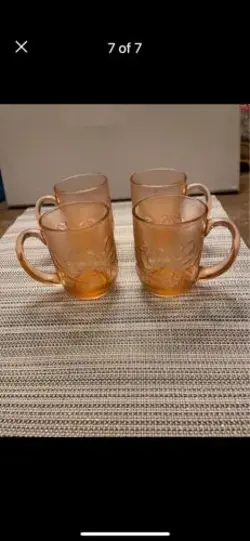 GLASS MUG RAISED