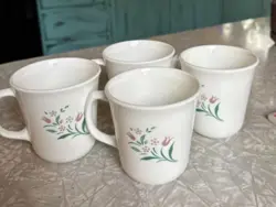 SET OF PRE-OWNED