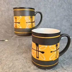 BROWN MUGS MID-CENTURY