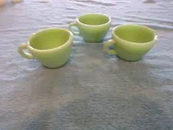 VINTAGE FIRE KING JADEITE RESTAURANT WARE COFFEE CUPS MUGS (3)