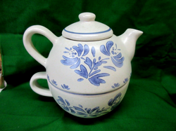 VINTAGE PFALTZGRAFF YORKTOWNE TEA FOR ONE TEAPOT AND CUP/MUG