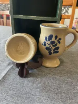 VINTAGE PFALTZGRAFF FOLK ART FOOTED PEDESTAL STONEWARE COFFEE MUG 5
