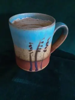 HANDMADE POTTERY MUG.