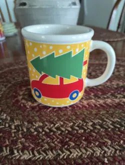 VTG MARIMEKKO  PFALTZGRAFF CHRISTMAS COFFEE MUG CAR WITH TREE ATOP