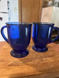 SET OF 2 VINTAGE ANCHOR HOCKING USA CAFE COBALT BLUE 5” GLASS MUG 16 OZ.