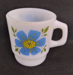 VINTAGE ANCHOR HOCKING FIRE KING BLUE FLOWER MILK GLASS COFFEE MUG 8OZ