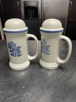 CHEESE/SPICE SHAKER 7