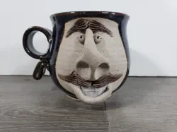 MUSTACHE 10 OZ